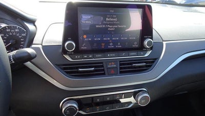 2025 Nissan Altima SR