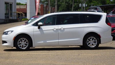 2020 Chrysler Voyager LXI