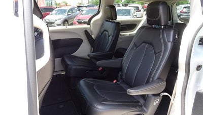 2020 Chrysler Voyager LXI