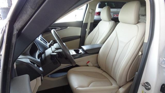 2019 Lincoln Nautilus Select