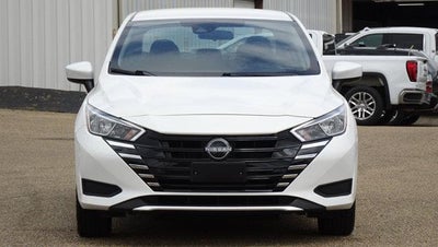 2023 Nissan Versa SV
