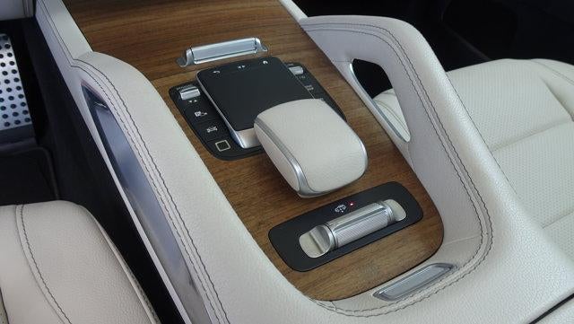 2025 Mercedes-Benz GLS 450