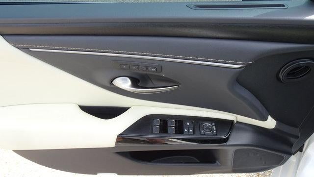 2022 Lexus ES 