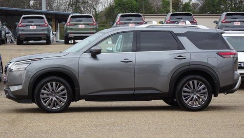 2022 Nissan Pathfinder SL