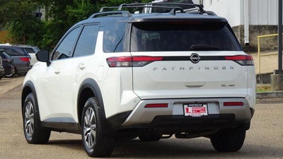 2022 Nissan Pathfinder SL