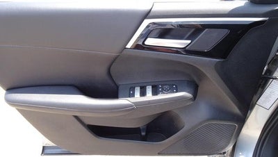 2023 Mitsubishi Outlander PHEV SE