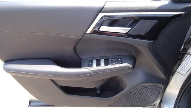 2023 Mitsubishi Outlander PHEV SE