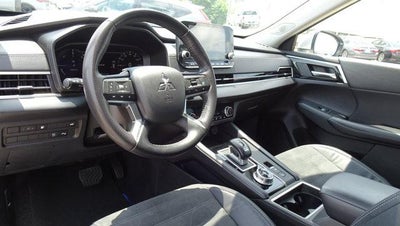 2023 Mitsubishi Outlander PHEV SE