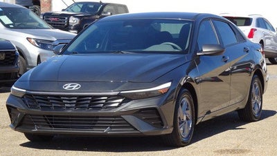 2024 Hyundai Elantra SE