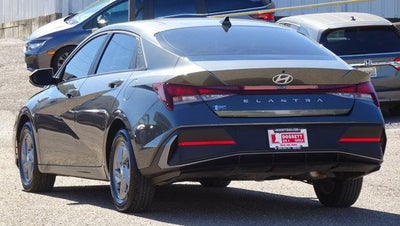 2024 Hyundai Elantra SE