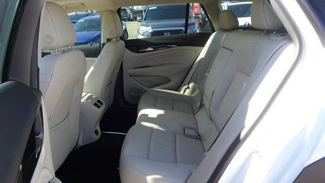 2018 Buick Regal TourX Essence