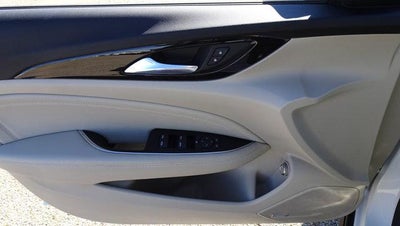 2018 Buick Regal TourX Essence