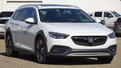 2018 Buick Regal TourX Essence