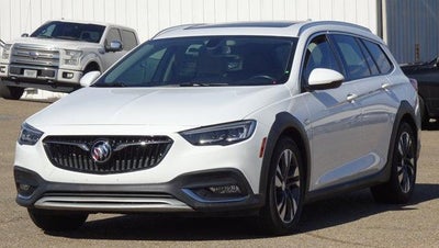 2018 Buick Regal TourX Essence