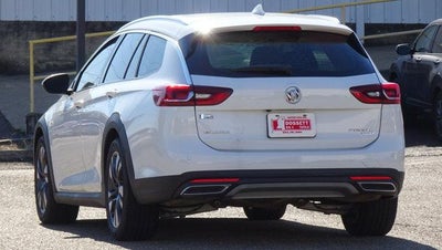 2018 Buick Regal TourX Essence
