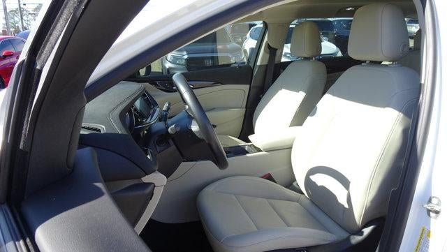 2018 Buick Regal TourX Essence