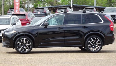 2022 Volvo XC90 Momentum