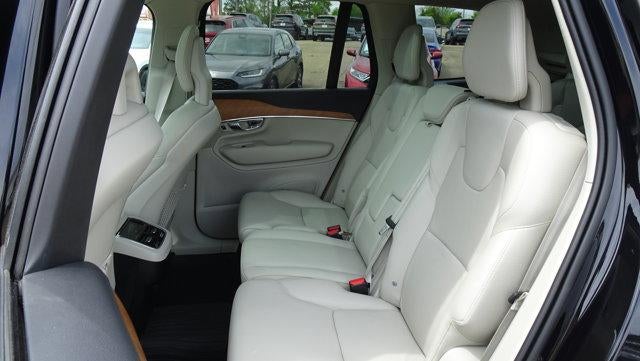 2022 Volvo XC90 Momentum