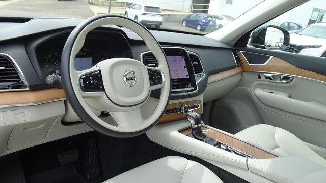 2022 Volvo XC90 Momentum