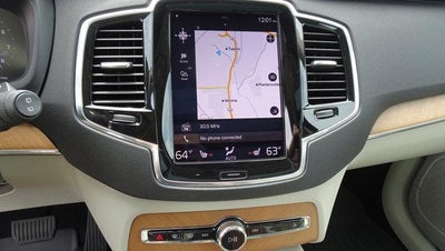 2022 Volvo XC90 Momentum