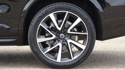 2022 Volvo XC90 Momentum