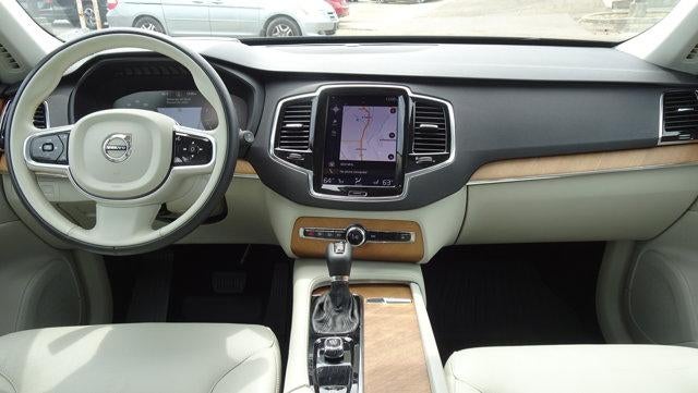 2022 Volvo XC90 Momentum