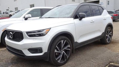 2020 Volvo XC40 R-Design