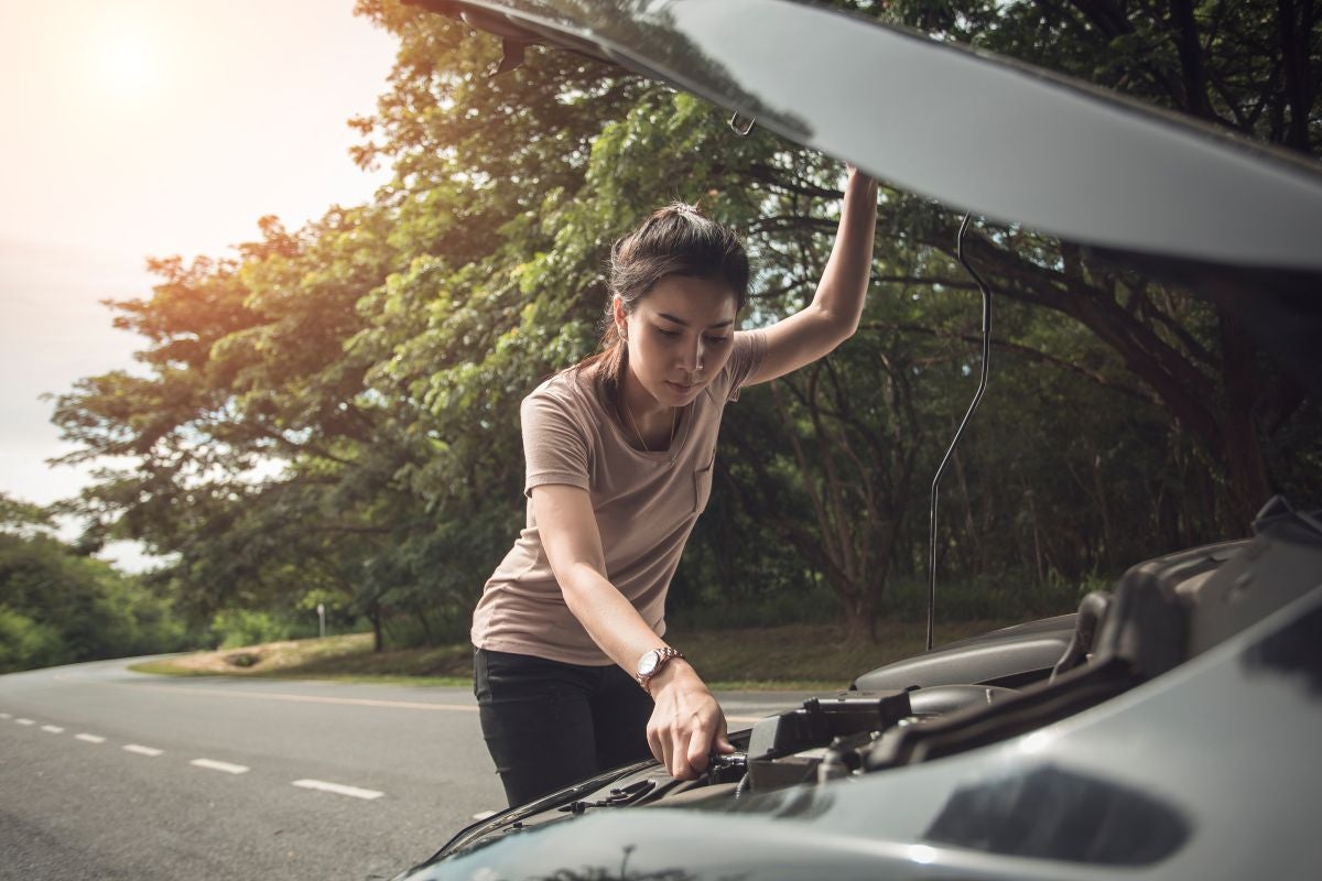 building a vehicle emergency kit